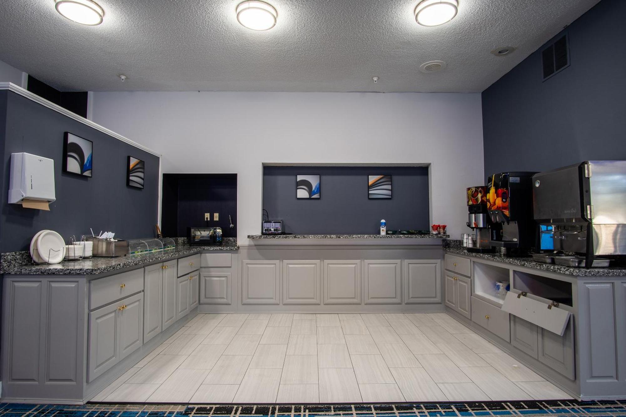Coratel Inn And Suites By Jasper Eagan St Paul Airport & Mall Of America エクステリア 写真